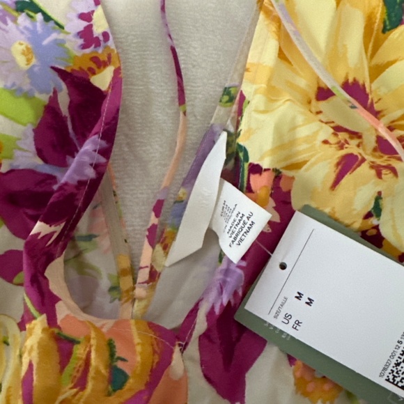 NWT Floral ballon sleeve dress - Picture 3 of 4